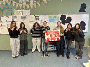 Red Hand Day: Neue Schule Dorsten setzt Zeichen für Kinderrechte
